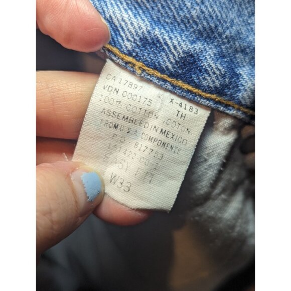 Men's Easy Fit Best Basics Gap Denim Size 33 Distressed Light Wash Dad Short Y2K - Picture 11 of 16